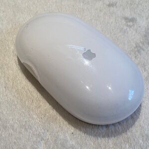 Apple Wireless Mouse A 1015 EMC No: 1938